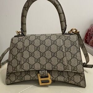 BALENCIAGA
X GUCCI GG Supreme Monogram Small